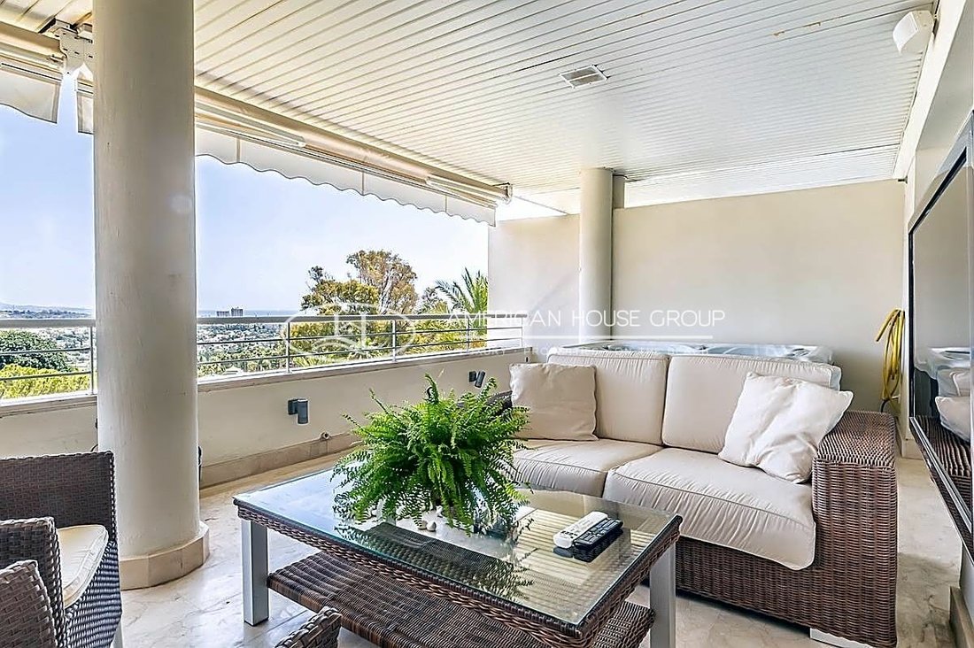 Apartment in Puerto Banus, Marbella, Spain 2 - 12370991