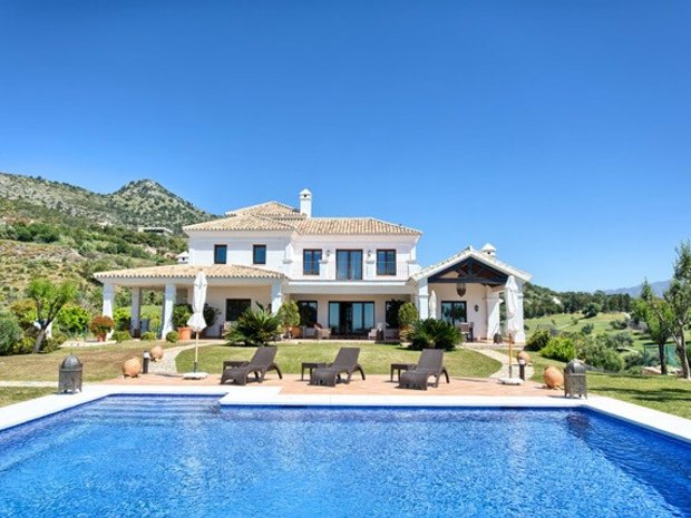 Luxury gated community villas for sale in El Paraíso, Andalusia, Spain ...