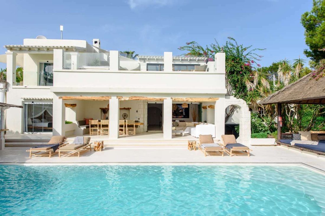 Villa in Cap Martinet, Santa Eularia des Riu, Balearic Islands 3 - 11820572