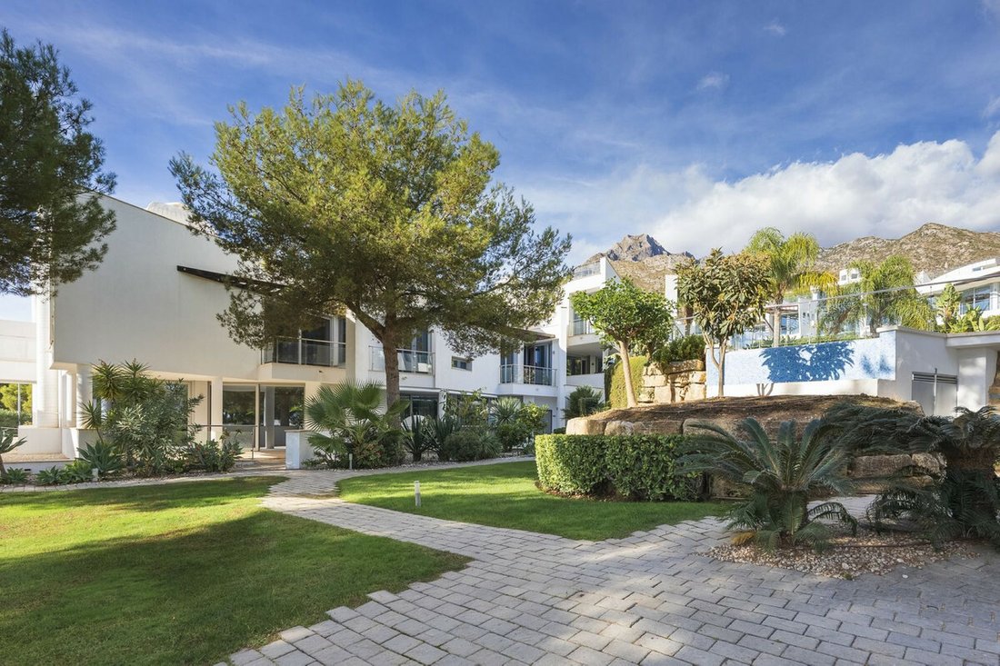 House in Marbella, Andalusia, Spain 2 - 10879193