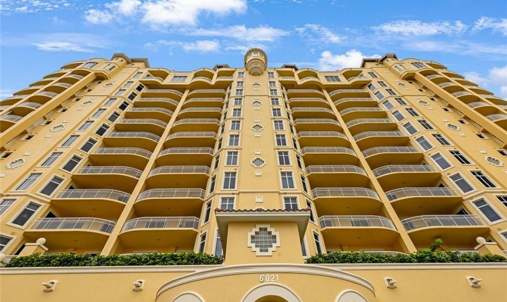 3 Bedrooms Condominium In Cape Coral, Florida, United States For Sale