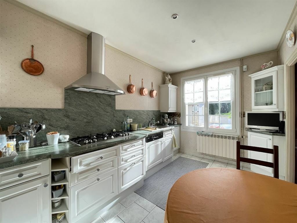 House in Saint-Bris-des-Bois, Nouvelle-Aquitaine, France 5 - 12377162