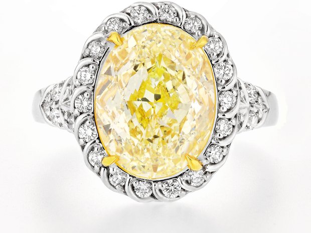 Fancy Light Yellow Diamond Ring, 5.19 Ct. (5.60 Ct. TW), ... (12377020)