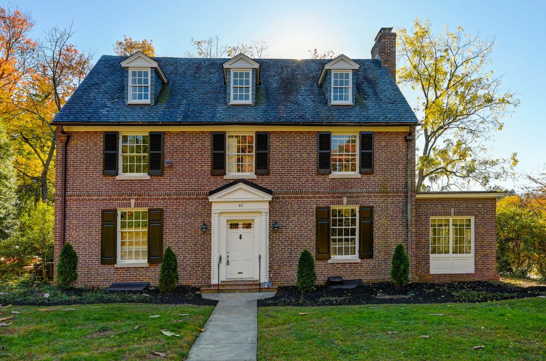 Brick Colonial In Picturesque Guilford Dans Baltimore, Maryland, états ...