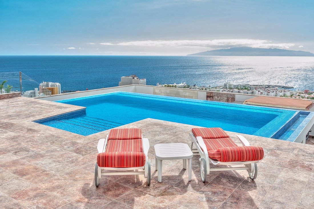 Chalet in Adeje, Canary Islands, Spain 1 - 10794591