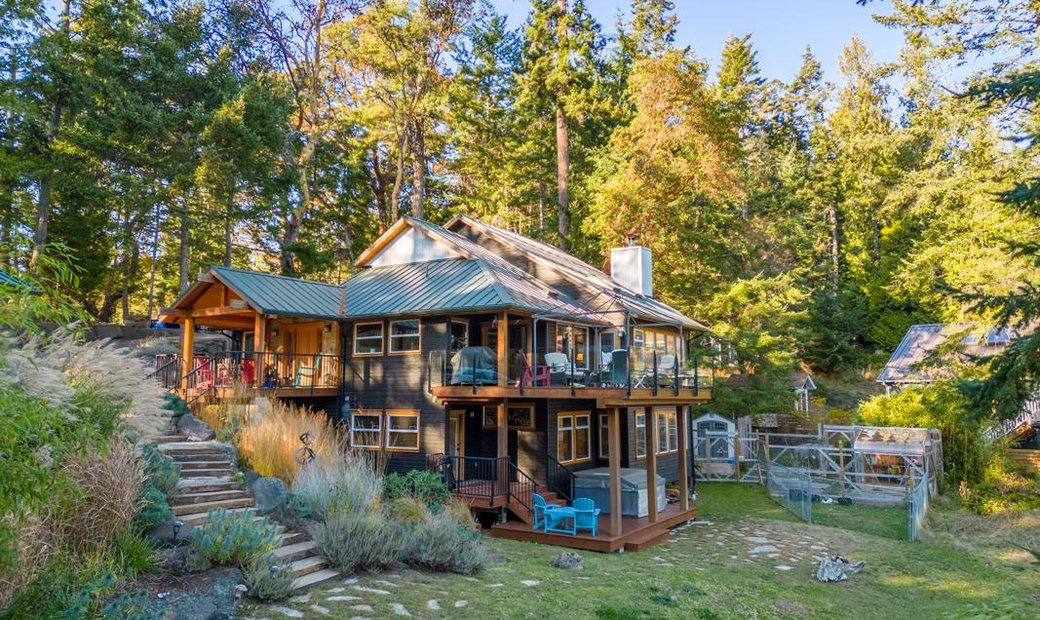 Waterfront Custom Home In Pender Island, British Columbia