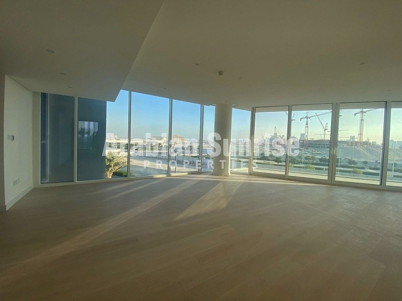 Mid Floor Apt With Huge Living In Abu Dhabi, Abu Dhabi, United Arab Emirates For Sale (12380724)