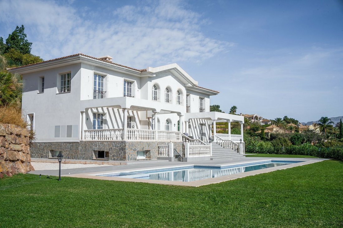 Villa in Benahavis, Andalusia, Spain 3 - 12381192