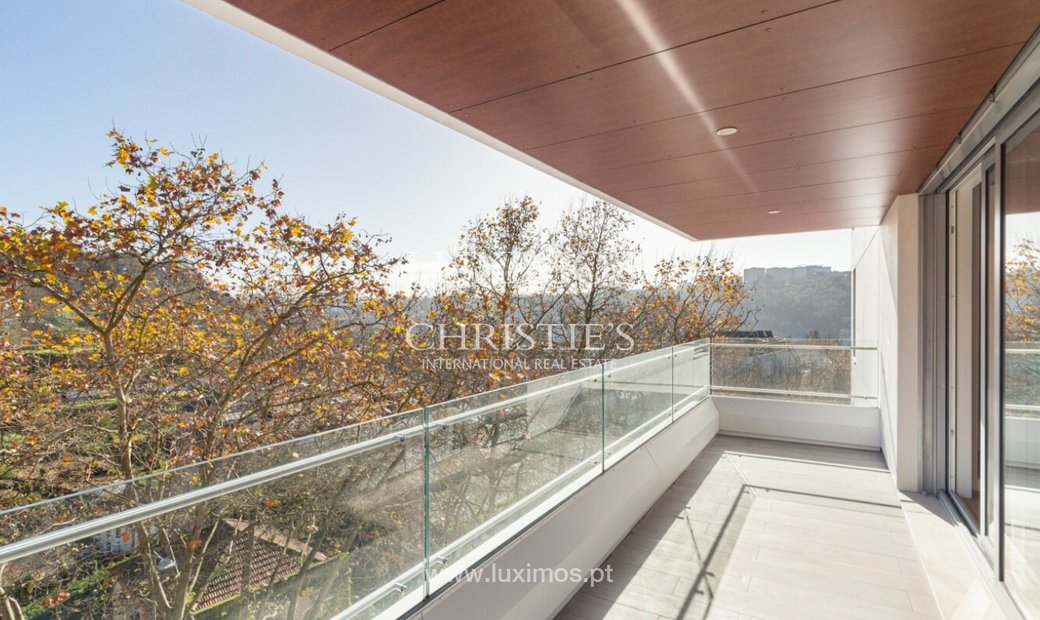 New 3 Bedroom Apartament With Balcony, For In Porto, Porto District