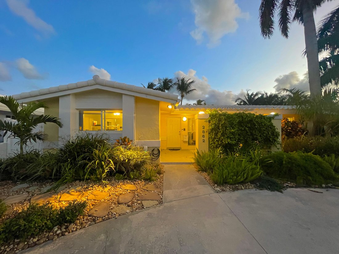 2862 Ne 35th Ct, Lighthouse Point, In Lighthouse Point, Florida, United