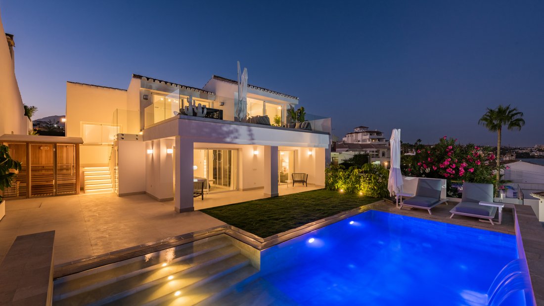 Villa in Estepona, Andalusia, Spain 1 - 12387648