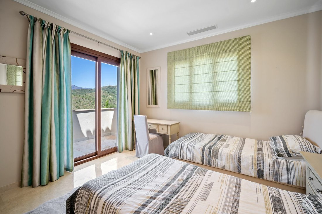 Villa in Benahavis, Andalusia, Spain 5 - 12387653