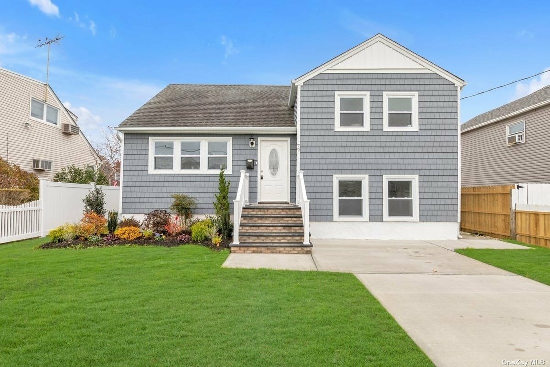 House Freeport In Freeport, New York, United States For Sale (12386786)