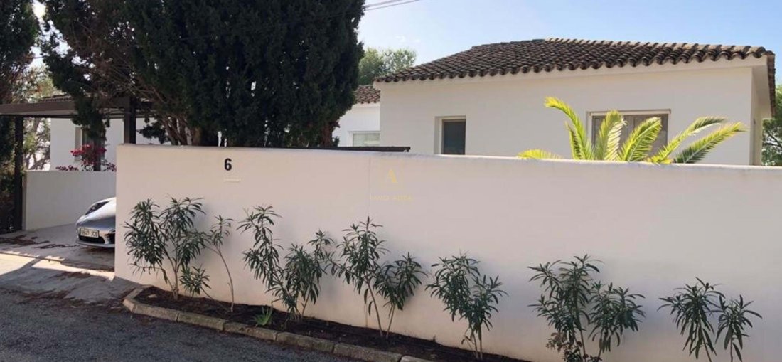 Gran Oportunidad De Adquirir Un Total In Cap Blanc, Valencian Community