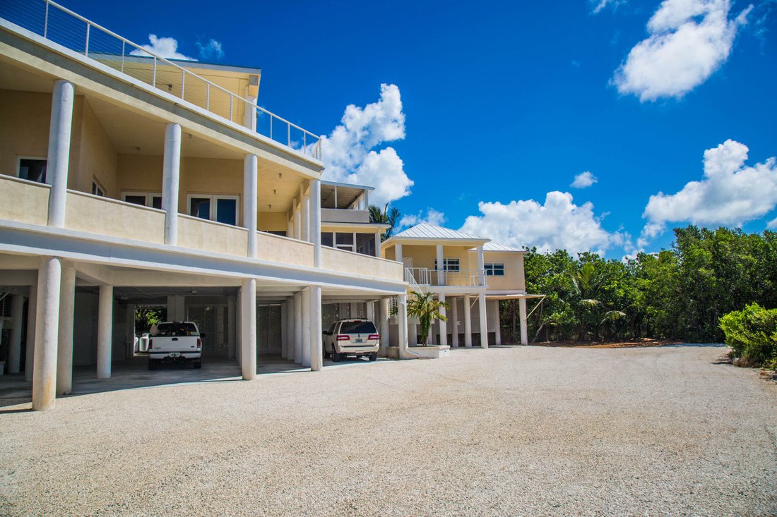 6 Bedrooms Single Family Detached In Big Pine Key, Florida, United