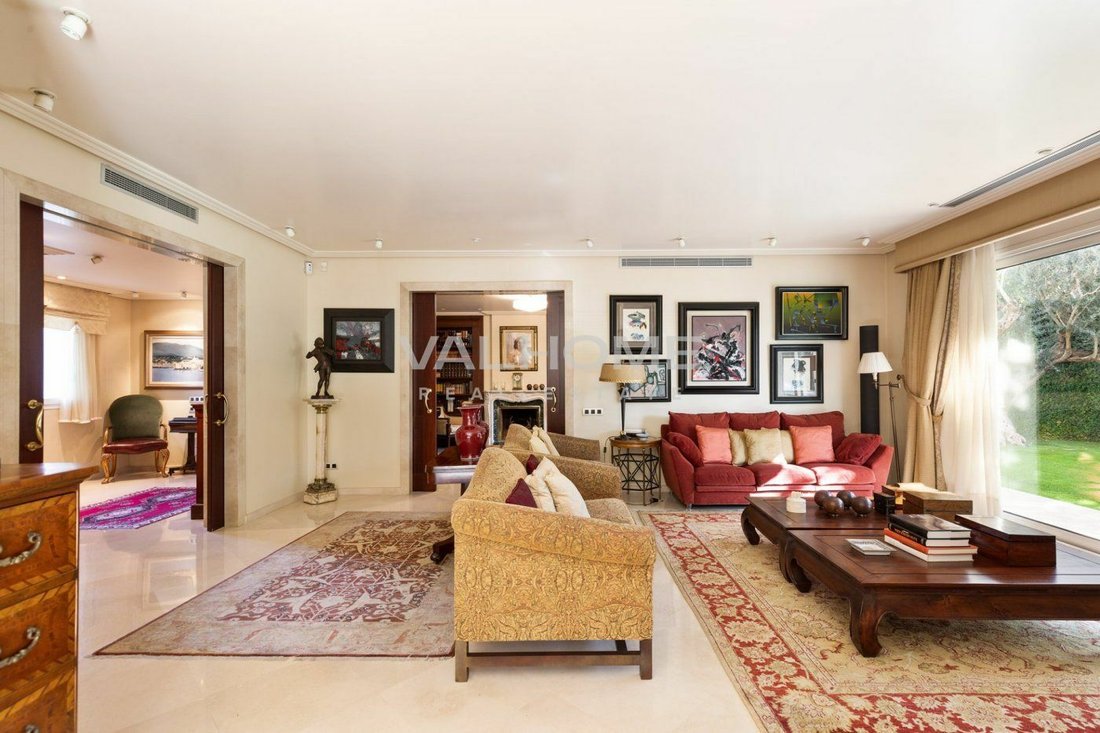 Villa in Sant Cugat del Valles, Catalonia, Spain 3 - 12393356
