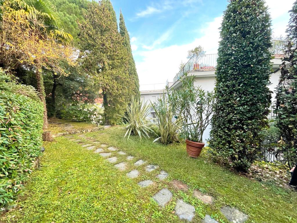 Large And Elegant Apartment, With Garden And Garage In Rapallo, Liguria