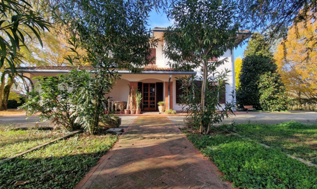 Modena Villa In Rovereto Sul Secchia, Emilia Romagna, Italy For Sale