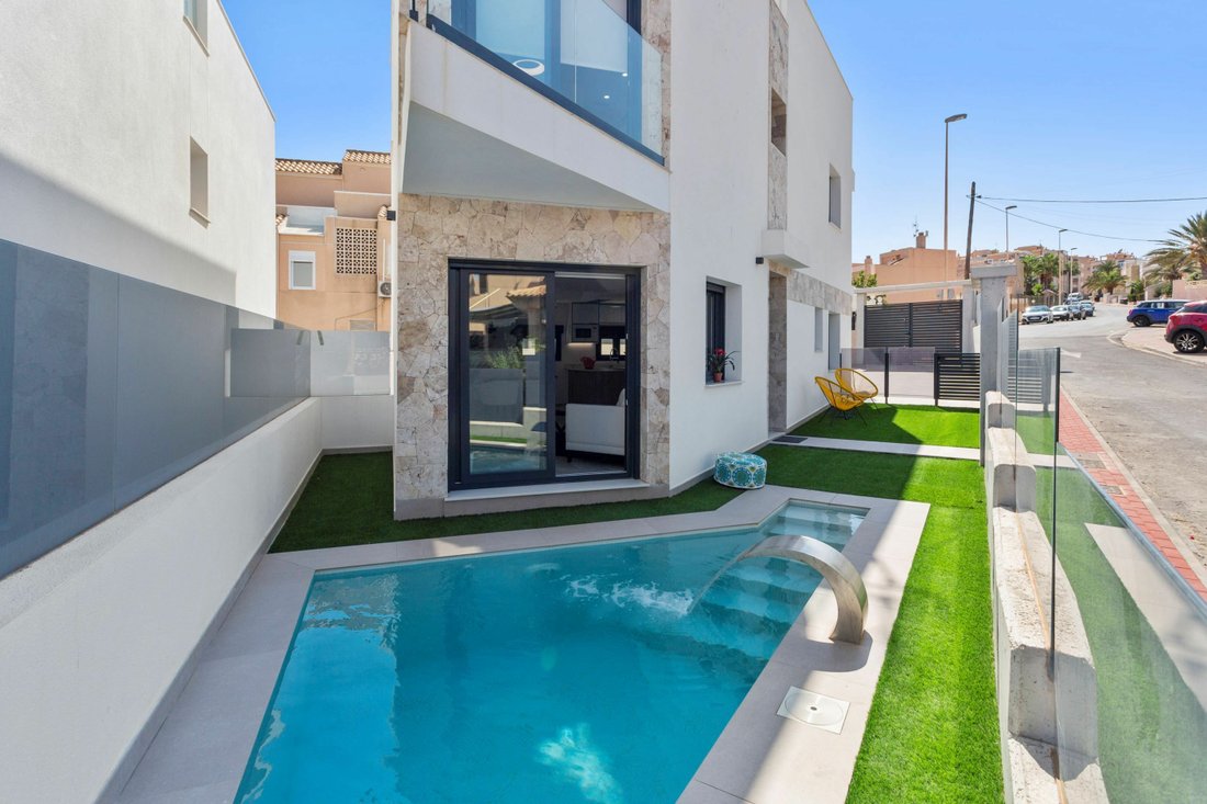 Villa in Torrevieja, Valencian Community, Spain 2 - 12393036