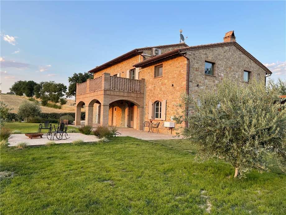 Gualdo Cattaneo, Umbria, Italy 5 - 12392994