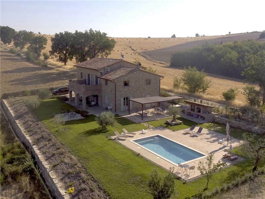 Gualdo Cattaneo, Umbria, Italy 1 - 12392994