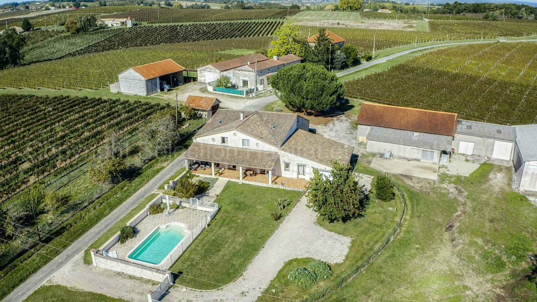 Wine Estate And Cottages On In Gageac Et Rouillac, Nouvelle Aquitaine
