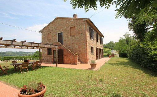 Country House in Peccioli, Tuscany, Italy 1