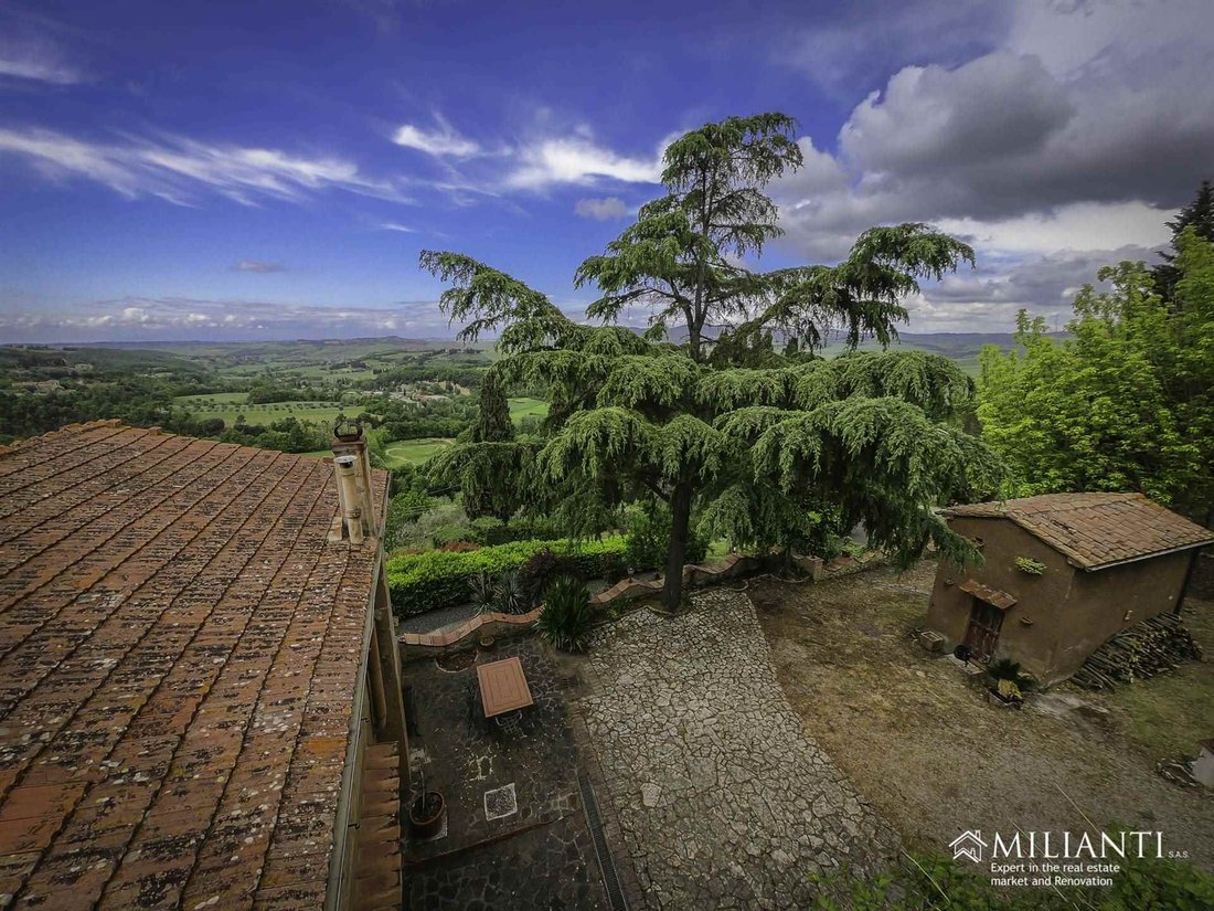 Autres à Volterra, Toscane, Italie 4 - 12395541