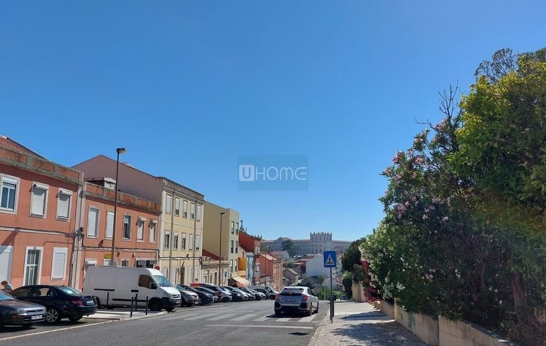 Land 2000m2 In The Help Near The University Center In Lisbon, Lisbon