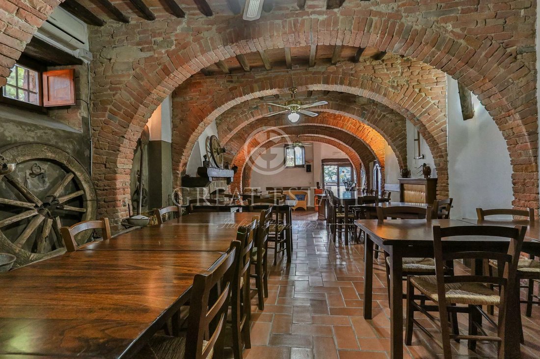 Estate in Castiglione del Lago, Umbria, Italy 5 - 12394837