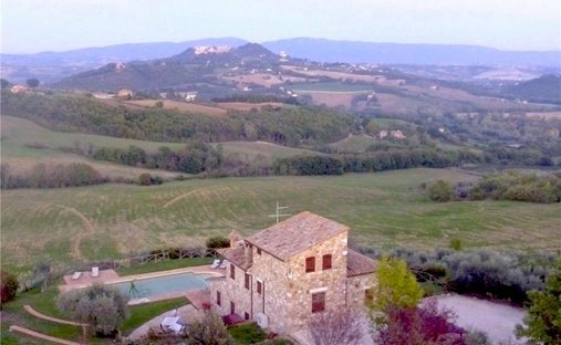 Landhaus in Todi, Umbrien, Italien 1