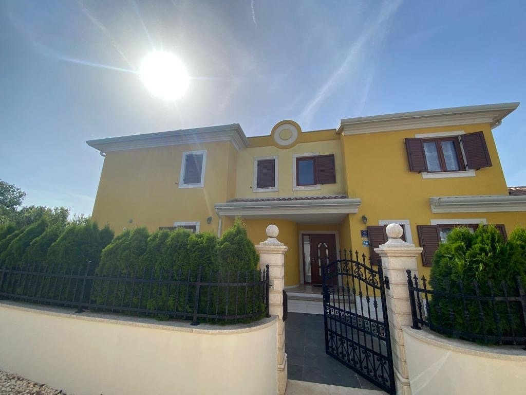 Pula House In Pula, Istria County, Croatia For Sale (12394687)