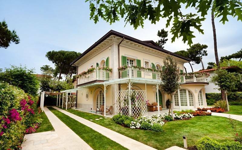 Villa in Tonfano, Pietrasanta, Italy 2 - 12393665