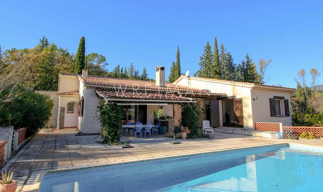 Renovated 3 Bedroom Bungalow In Fayence, Provence Alpes Côte D'azur ...