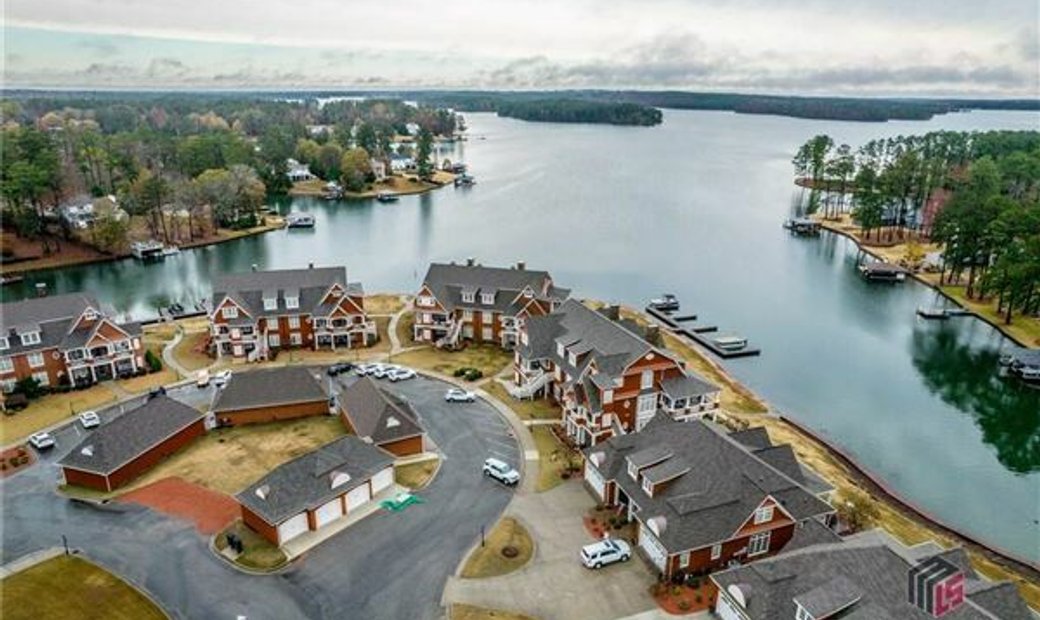 Luxurious Condo On Lake Sinclair In Milledgeville, United