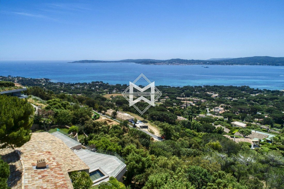 Villa in Sainte-Maxime, Provence-Alpes-Côte d'Azur, France 1 - 12397129