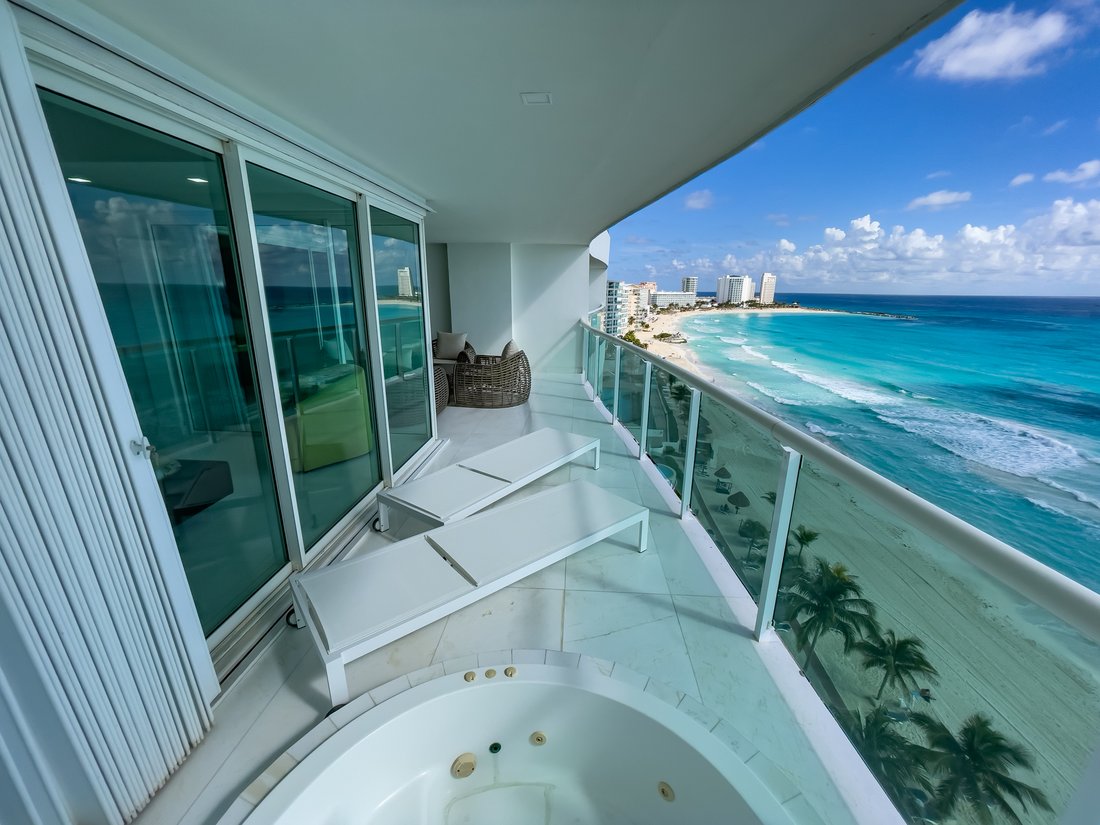 cancun ocean front condos