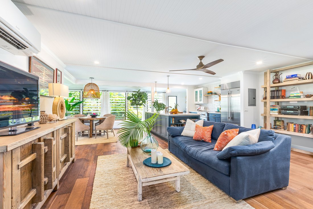 Mokuleia Beach Colony, North Shore, Garden In Waialua, Hawaii, United