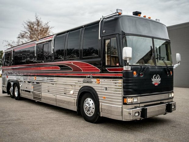 Custom Prevost Liberty Le Mirage XL for sale | JamesEdition