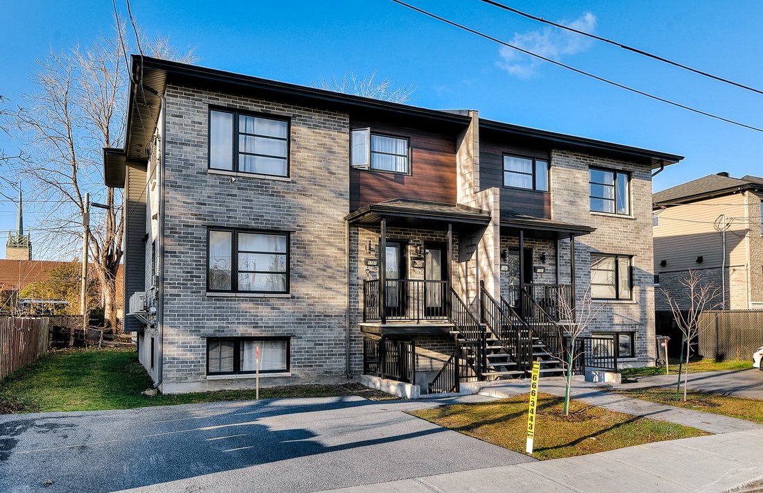 1699 1703 Rue Godin, Longueuil (Saint Hubert), Dans Longueuil, Québec