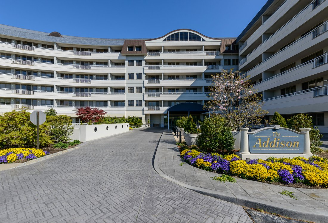 100 Harbor View Drive, Port In Port Washington, New York, United States