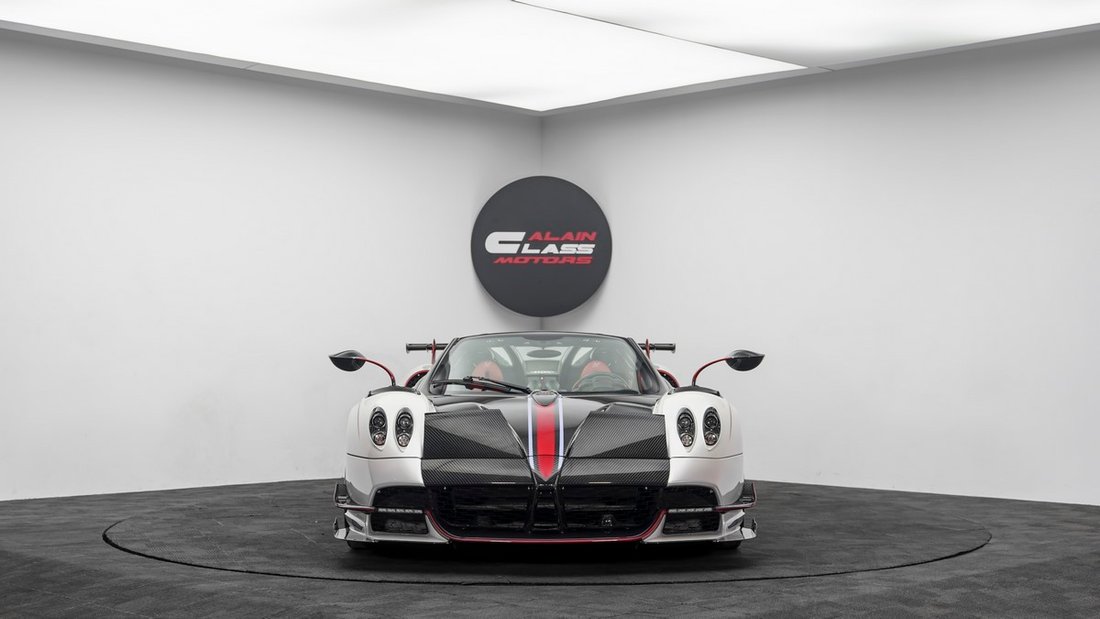 Cabriolet in Dubai, Dubai, United Arab Emirates 4 - 12402790