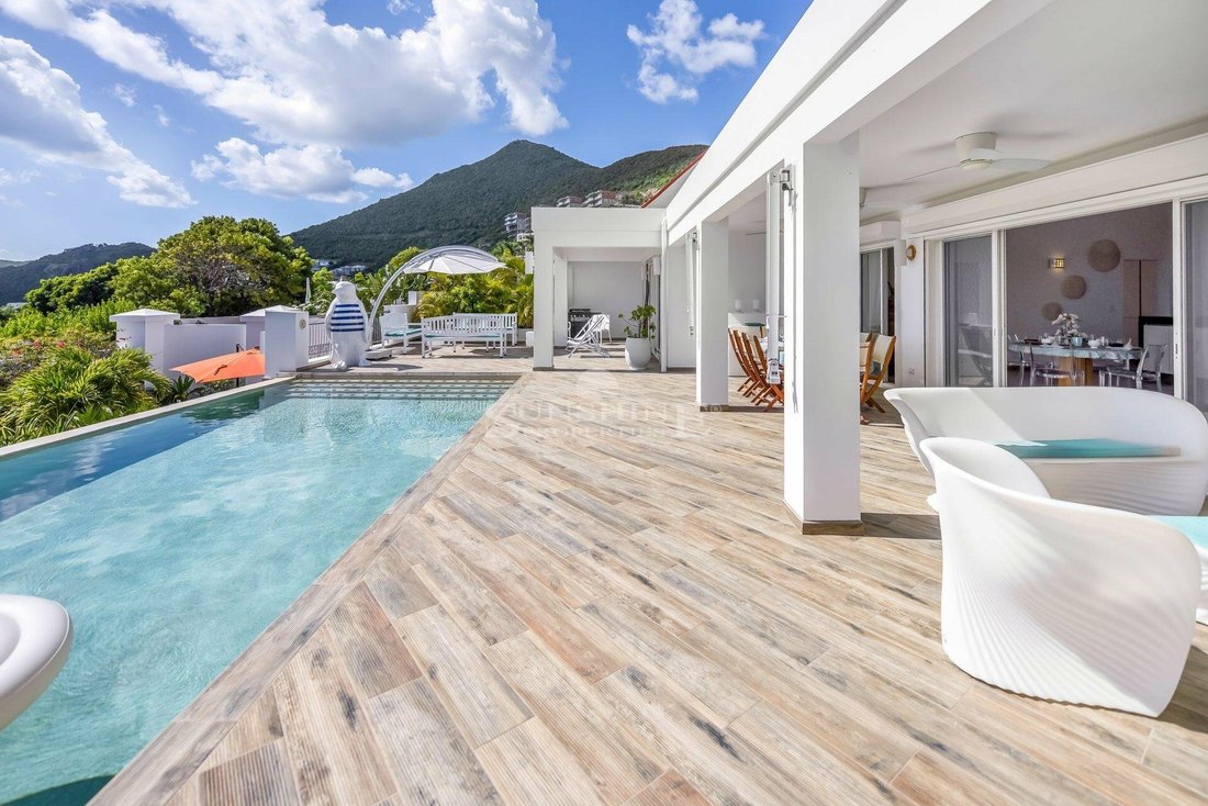 Villa Sunrise Estate In Philipsburg, Sint Maarten For Sale (12403839)