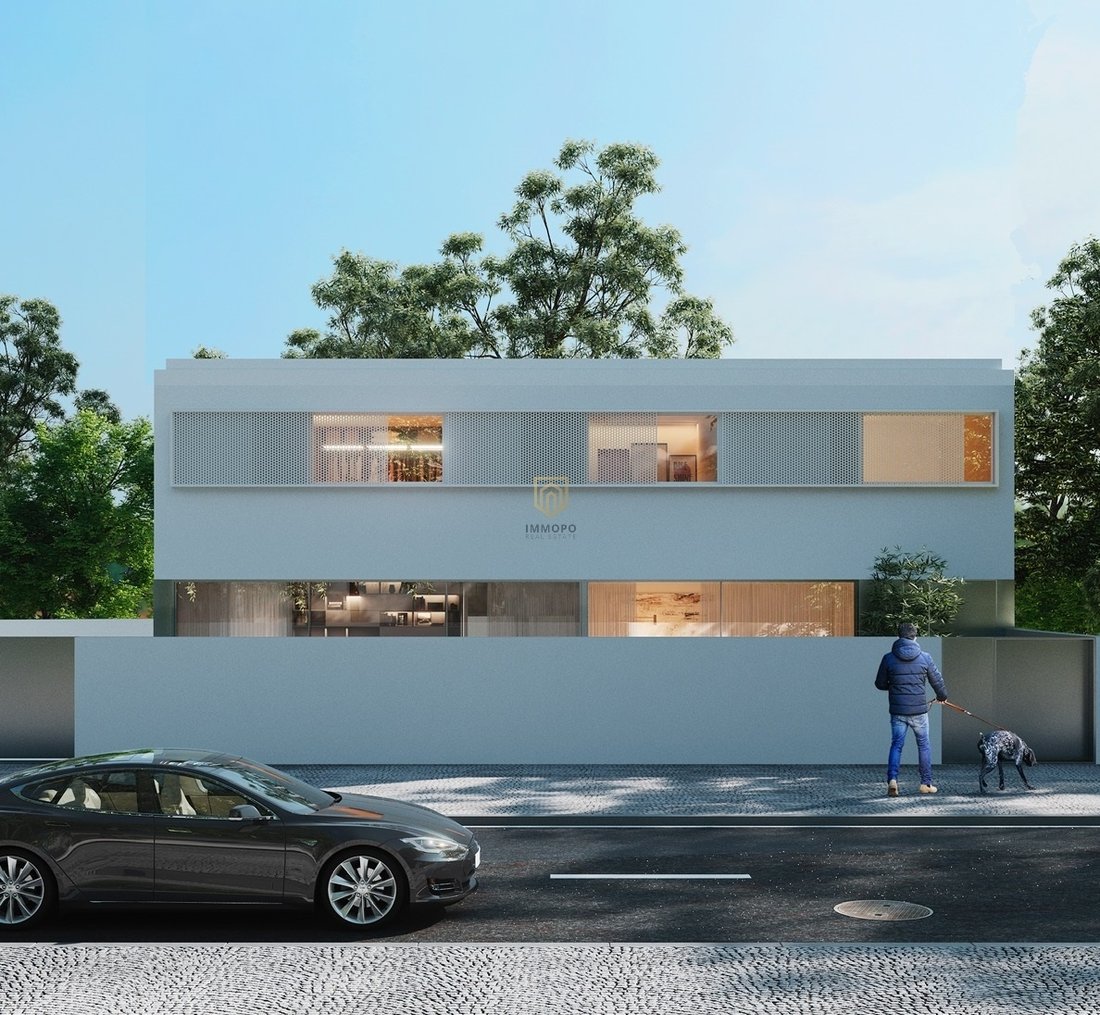 4 Bedroom House In Cristo Rei With Pool In Porto, Porto District