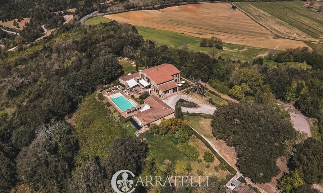 Wonderful Resort With 24 Acres Of Land In Tuscany, Italy For Sale