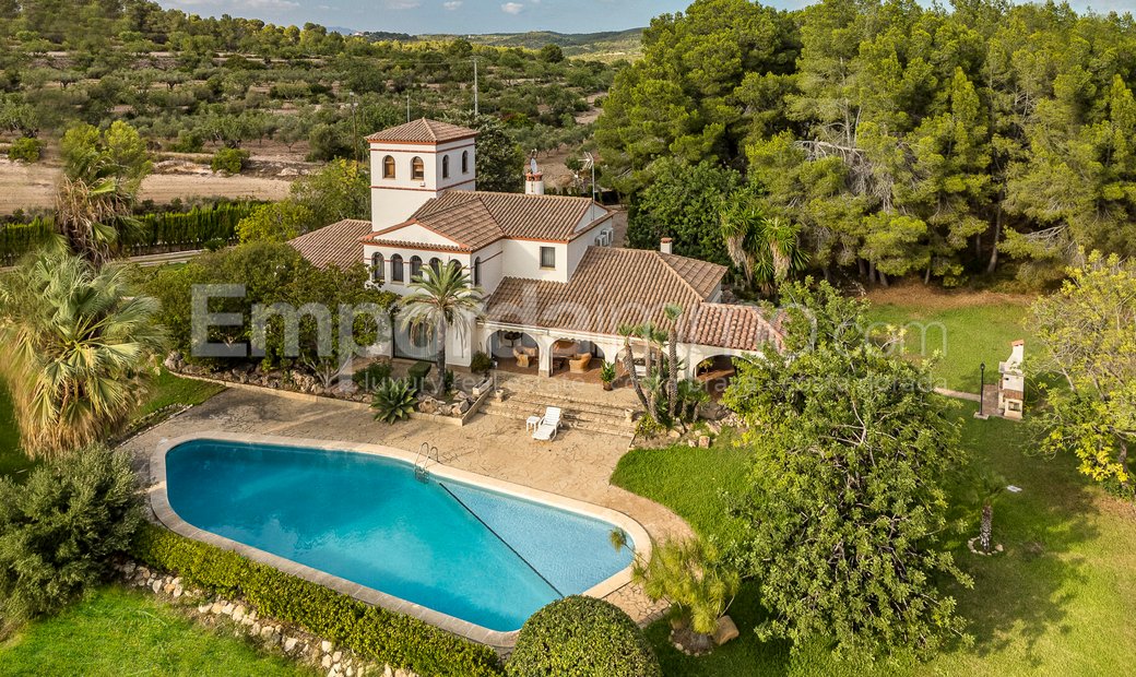 Exclusive Estate With Pool In Tarragona, Catalonia, Spain For Sale