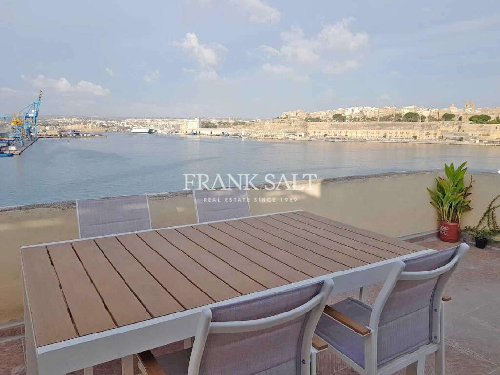 Senglea, Unconverted Townhouse In Senglea, Malta For Sale (12404953)