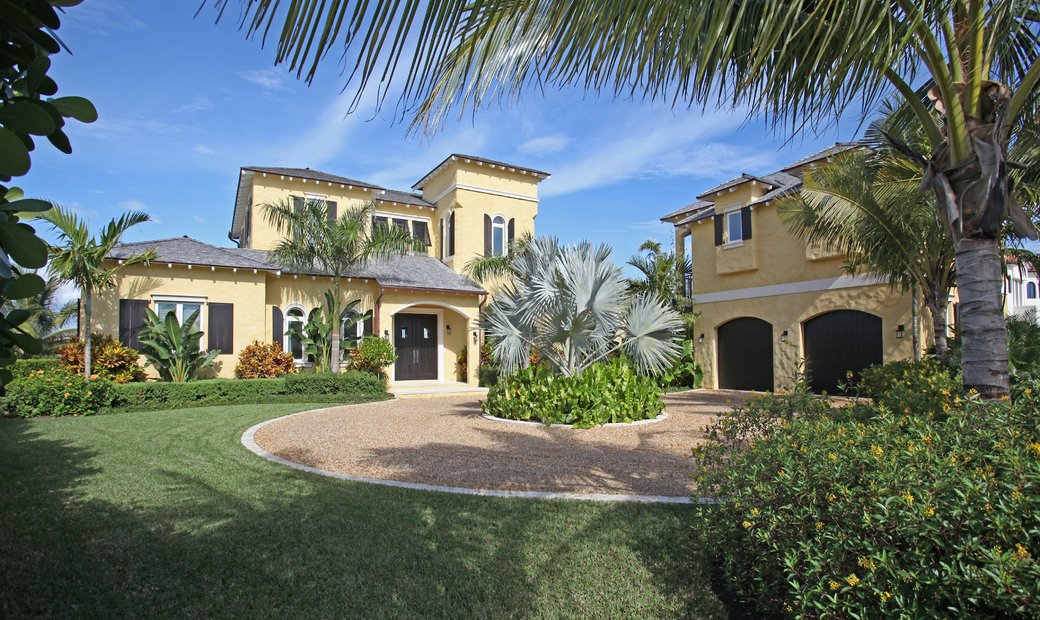 Amazonia House, Montagu Island In Nassau, New Providence, The Bahamas