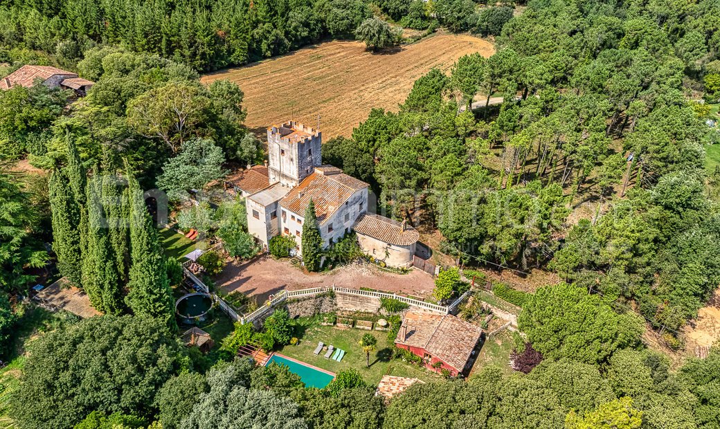 Land House With Tower And Chapel In Bescanó, Catalonia, Spain For Sale