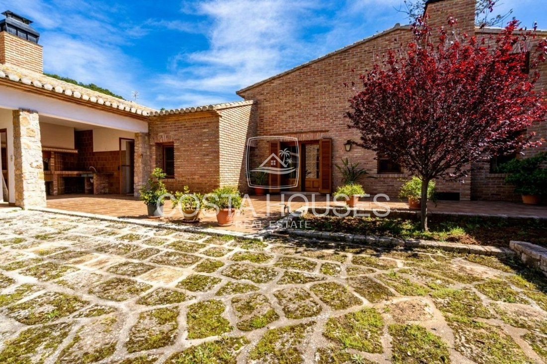 Real Estate Expert For Luxury Villas In Xàbia, Valencian Community
